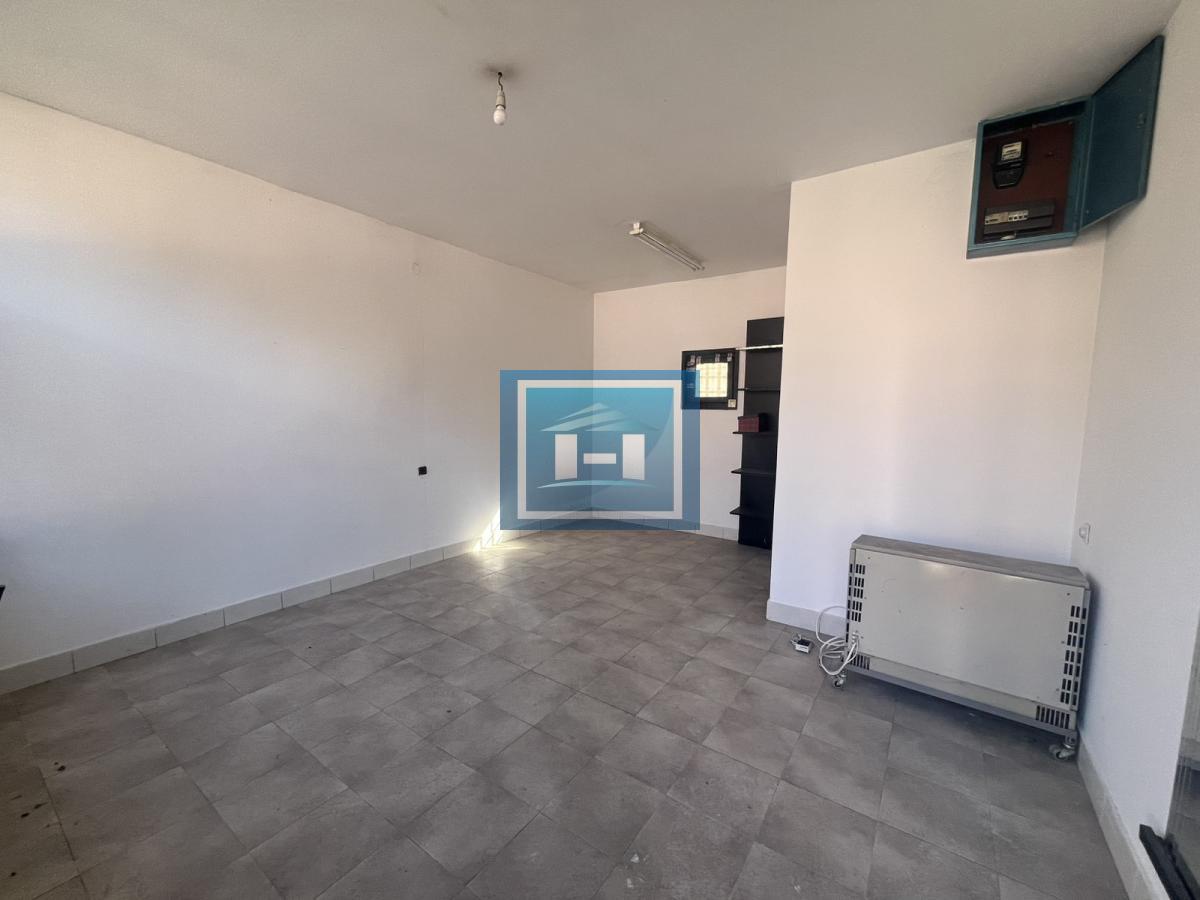 Povoljan lokal u centru Ćuprije!