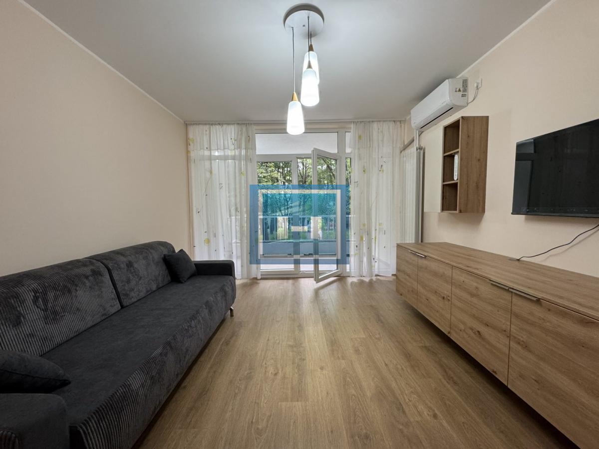 Prelep stan na Voždovcu – terasa + parking + prvi sprat!