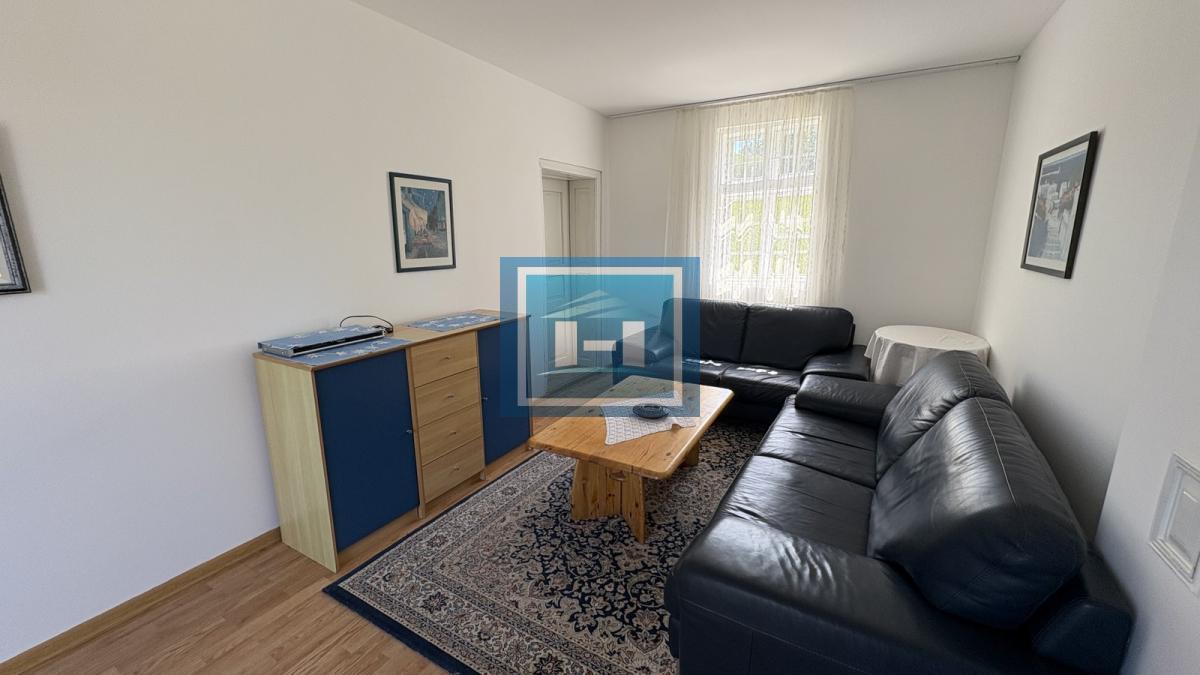 Na prodaju seosko domaćinstvo – dve renovirane kuće na placu od 169.83 ari