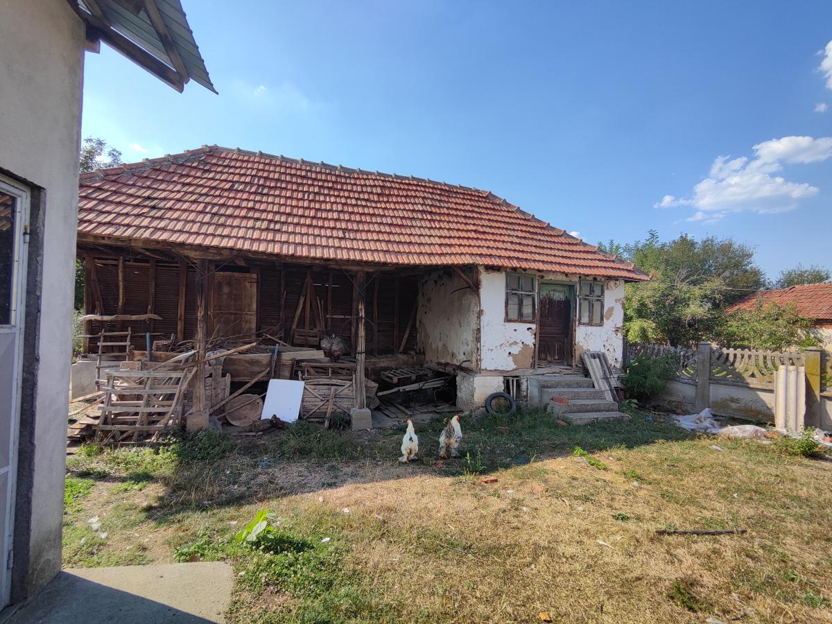 Seosko domaćinstvo u Kočinom selu na dobroj lokaciji