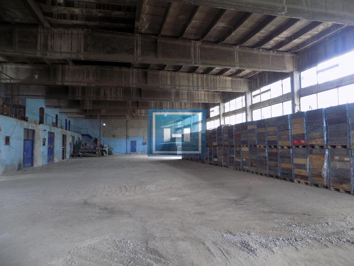 Hala za renoviranje sa kancelarijskim delom