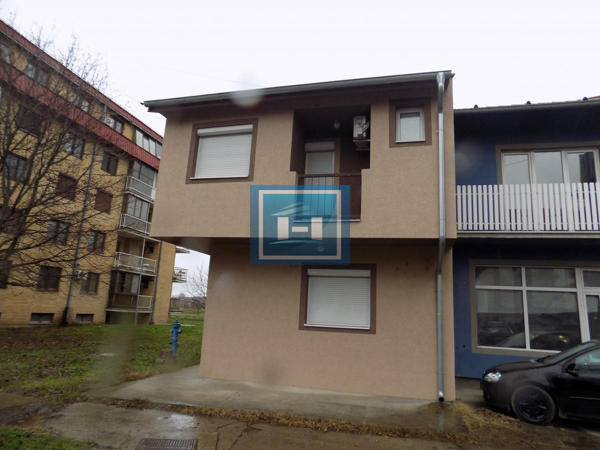 Stan u dva nivoa na idealnoj lokaciji!