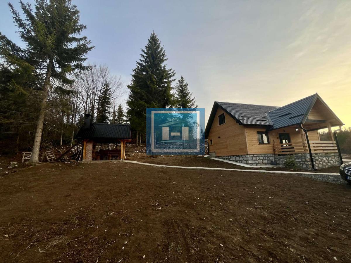 Nova vikendica na Tari