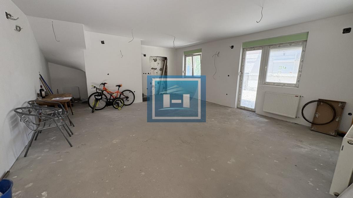 Na prodaju kuća u izgradnji – mirna lokacija, blizu centra!