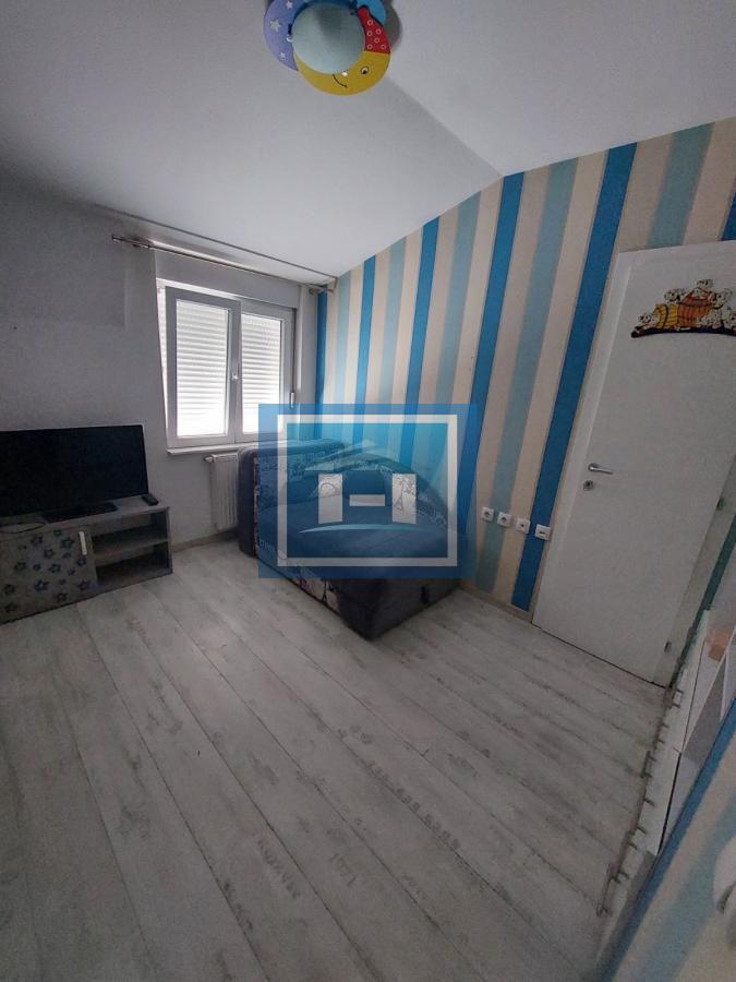 Trosoban stan u novogradnji