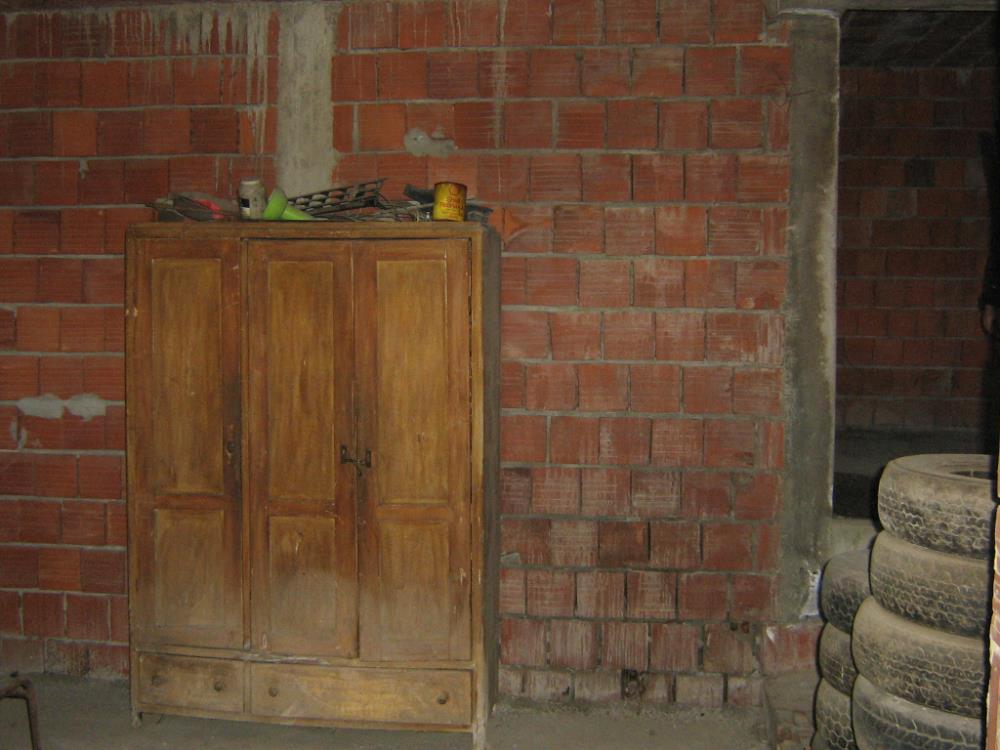 Nezavršena kuća, Solaris