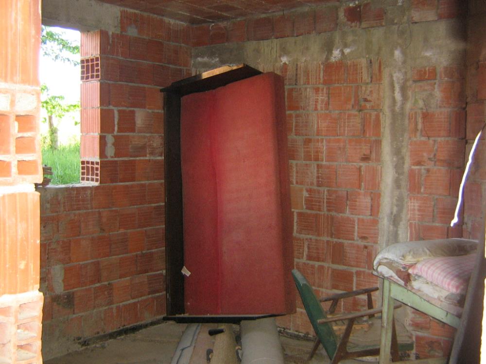 Nezavršena kuća, Solaris