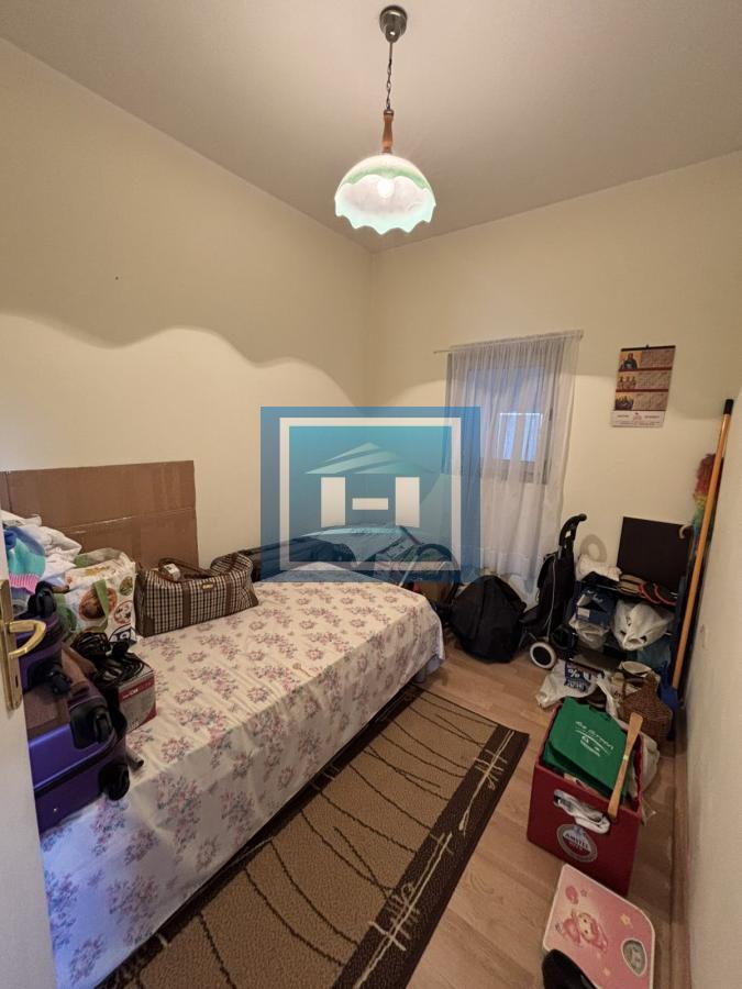 Prodaje se stan u Kući sa nameštajem