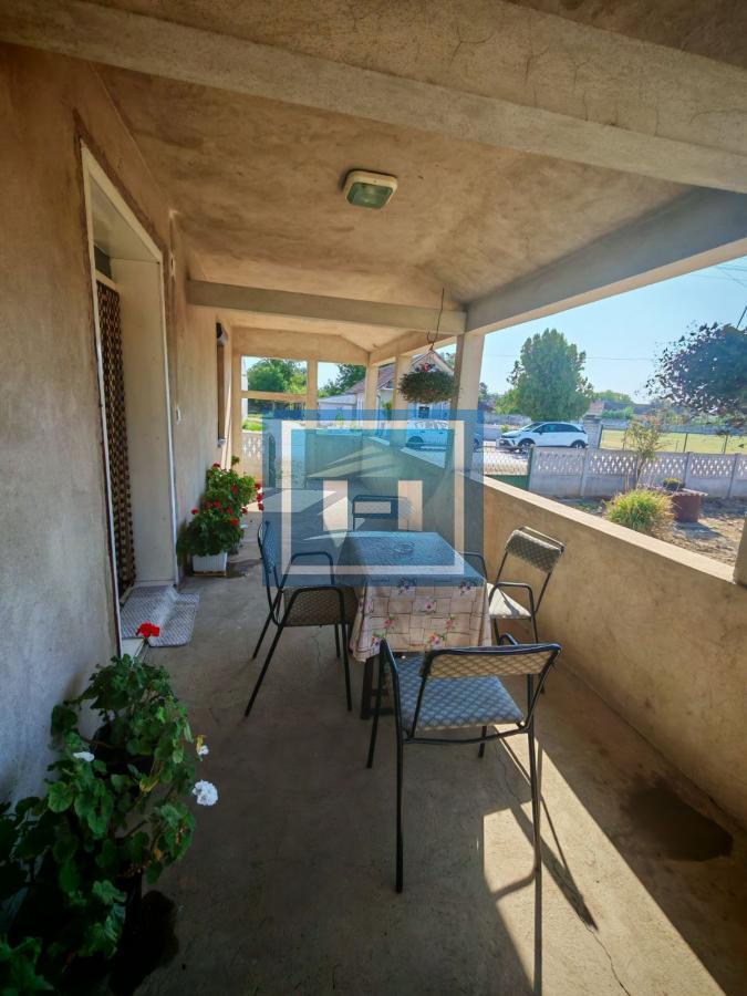 Na prodaju seosko domaćinstvo u Donjem Katunu