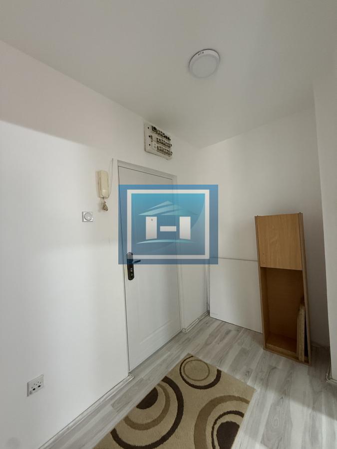 Izdaje se renoviran jednosoban stan – blizu centra