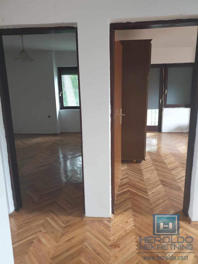 Kompletno seosko domaćinstvo u Sedlaru