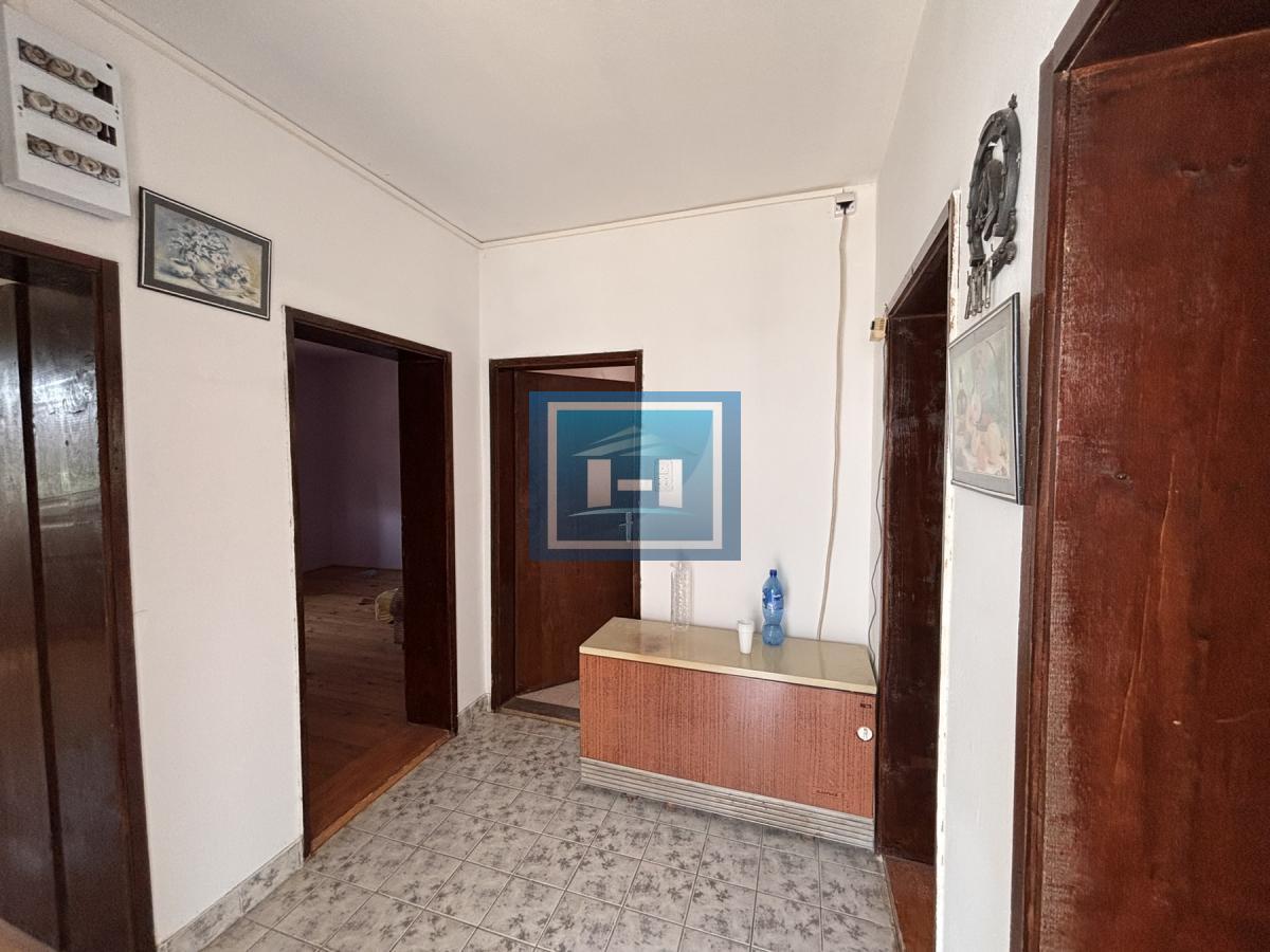 Na prodaju – Vrhunska višespratna kuća sa lokalom i velikim placem!