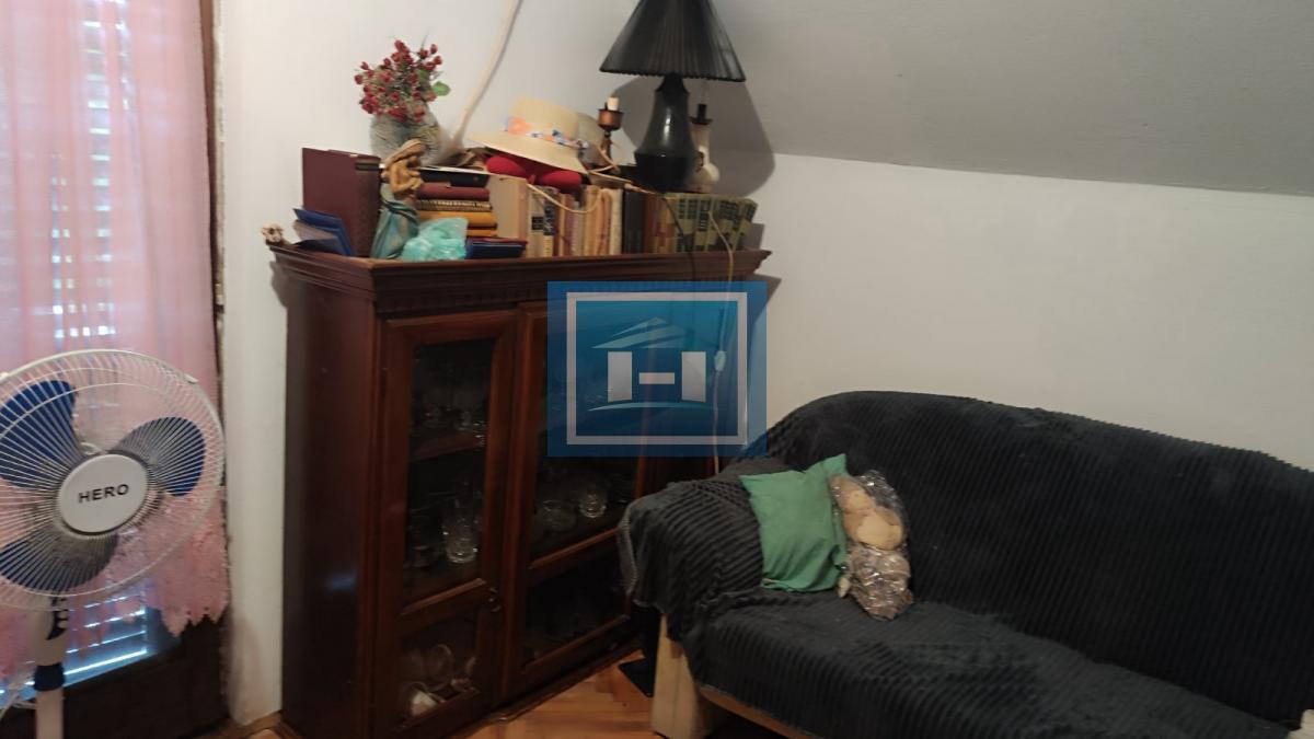 Kuća u okolini Jagodine na dva nivoa odmah useljiva sa svim priključcima