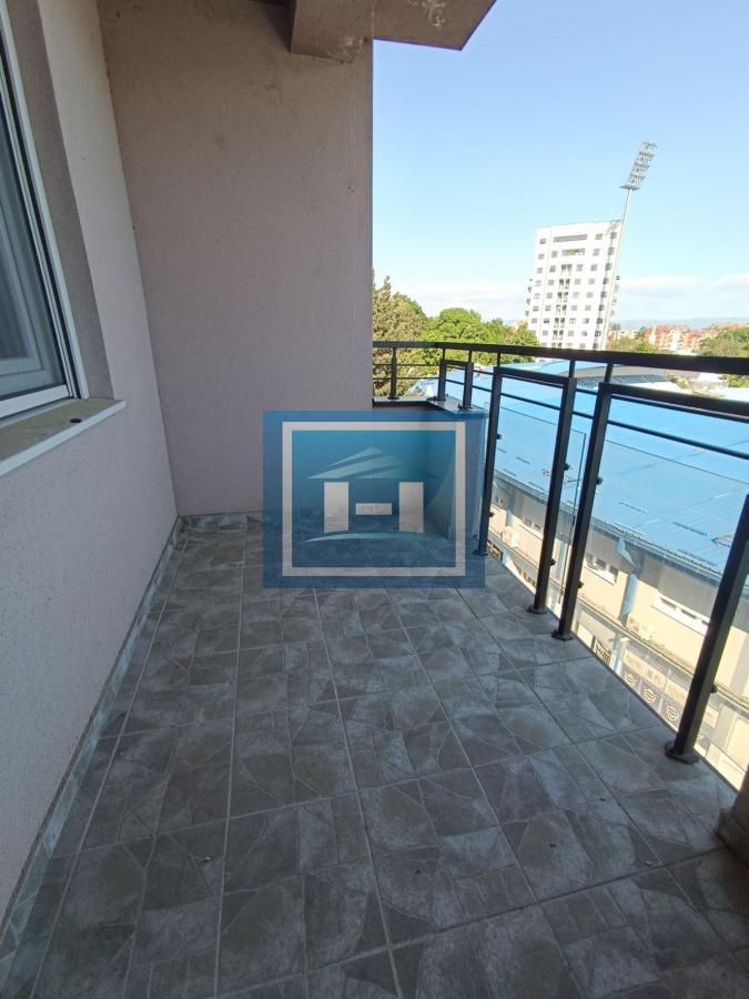 Prelep četverosoban stan kod Akva parka