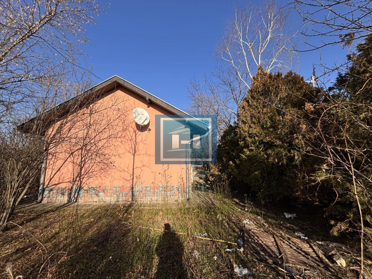 Kuća od 120m2 u naselju Kupusara na 7.39a placa