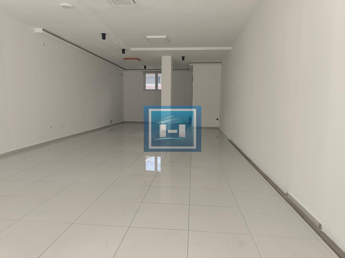 IZDAJE SE PRAZAN LOKAL – CENTAR ĆUPRIJE | 90m² - ODLIČNA POZICIJA ZA VAŠ BIZNIS!