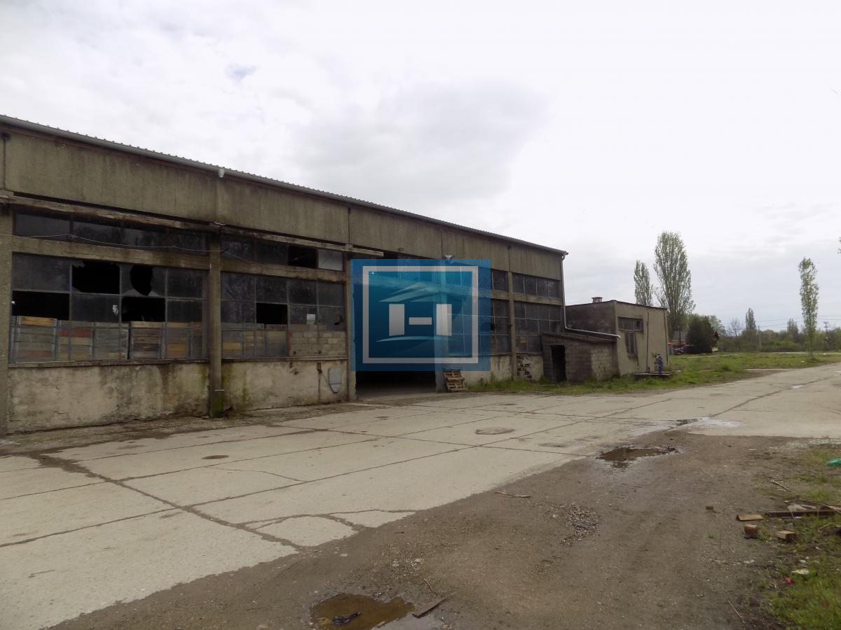 Hala za renoviranje sa kancelarijskim delom