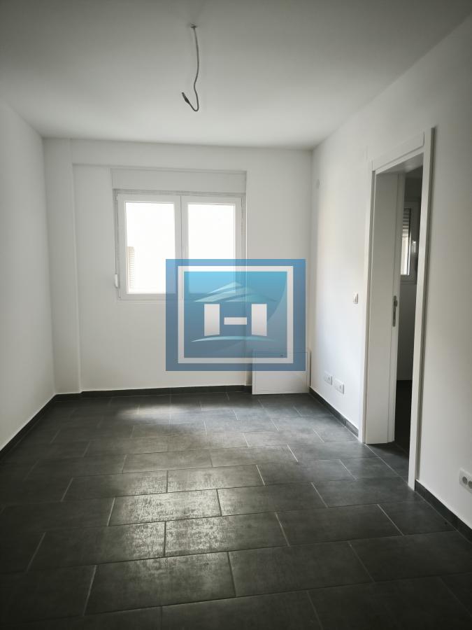 IZDAJE SE NOV, PROSTRAN STAN U CENTRU ĆUPRIJE – IDEALAN ZA PORODICE, FIRME I PRIVATNE DELATNOSTI