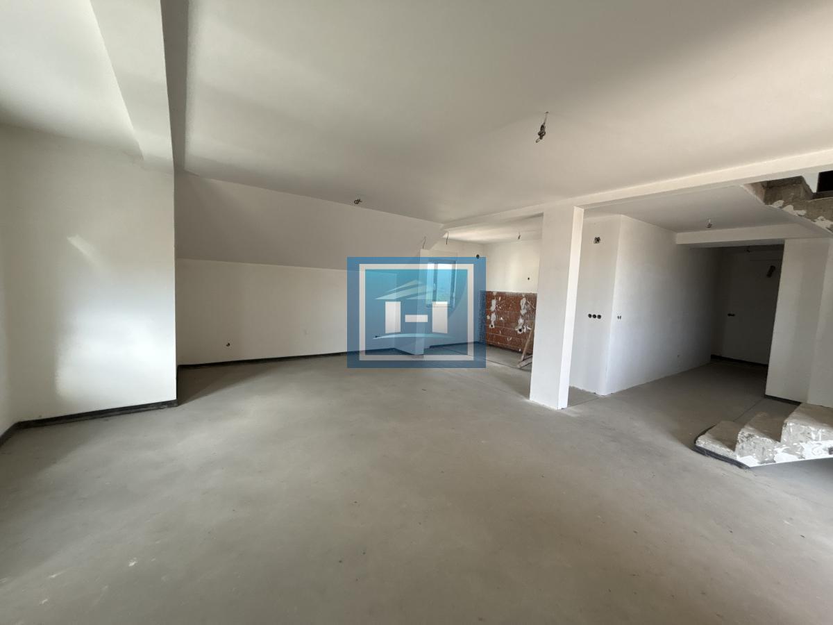 NA PRODAJU – PENTHOUSE U STROGOM CENTRU GRADA | 222 m² NA VRHU ZGRADE