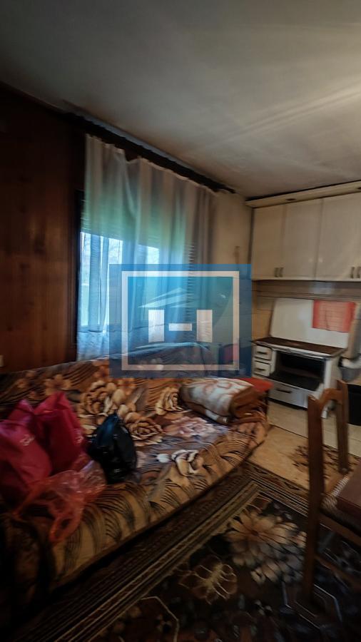 Kuća u centralnom delu Batočine pogodna za višečlane porodice