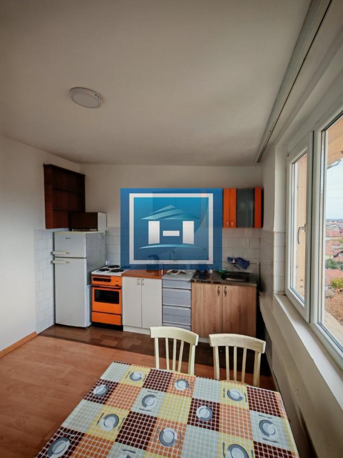 Prodaja dvoiposobnog stana