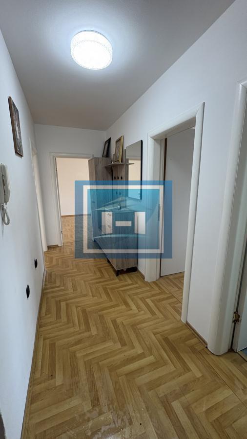 Na prodaju – Trosoban stan 73m² u širem centru grada, mirna lokacija