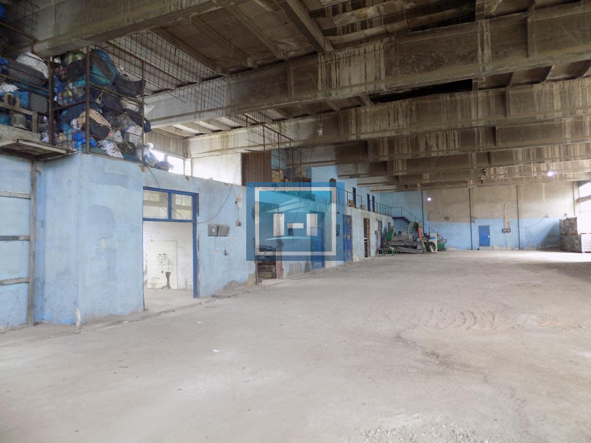 Hala za renoviranje sa kancelarijskim delom