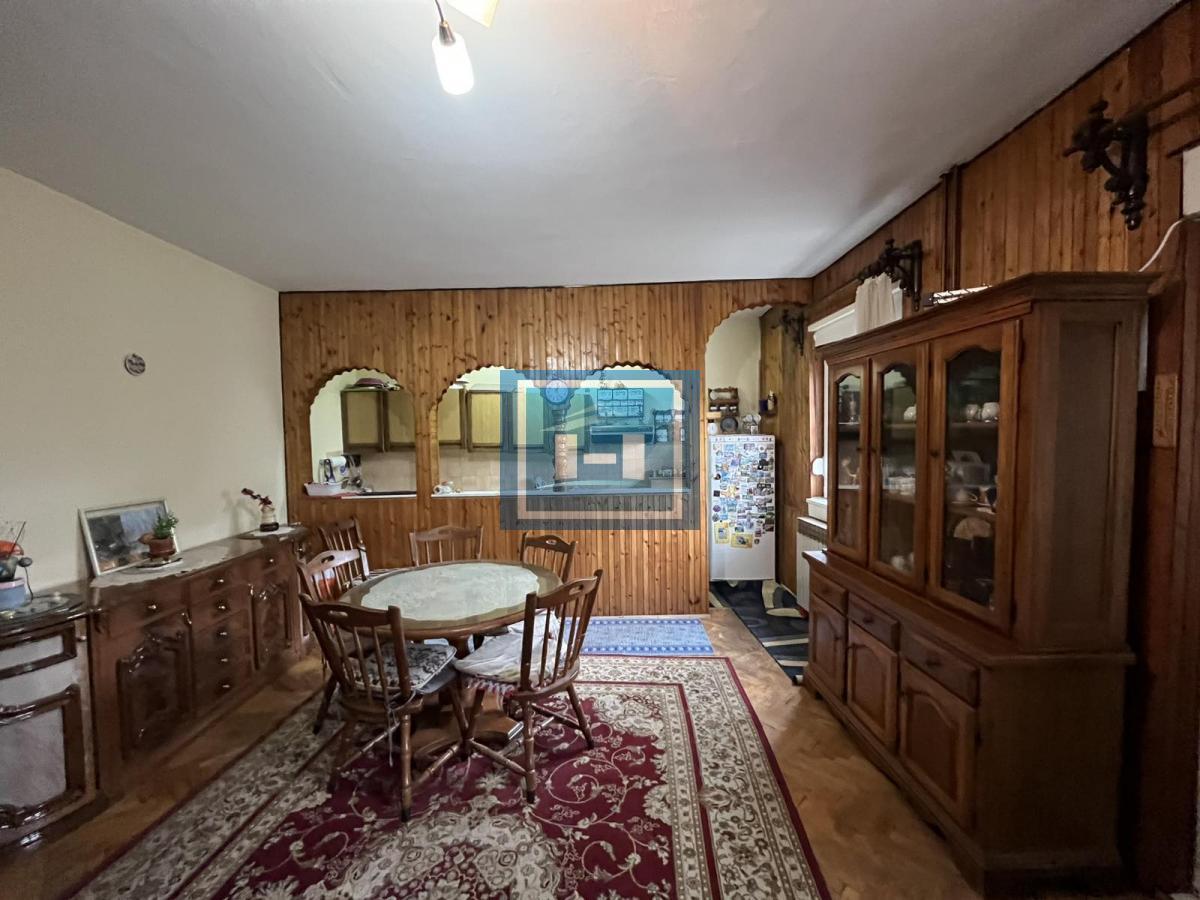 Velika kuća 200m² na mirnoj lokaciji – idealna za veću porodicu