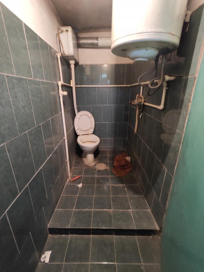 Novija,komforna kuća uz glavni put
