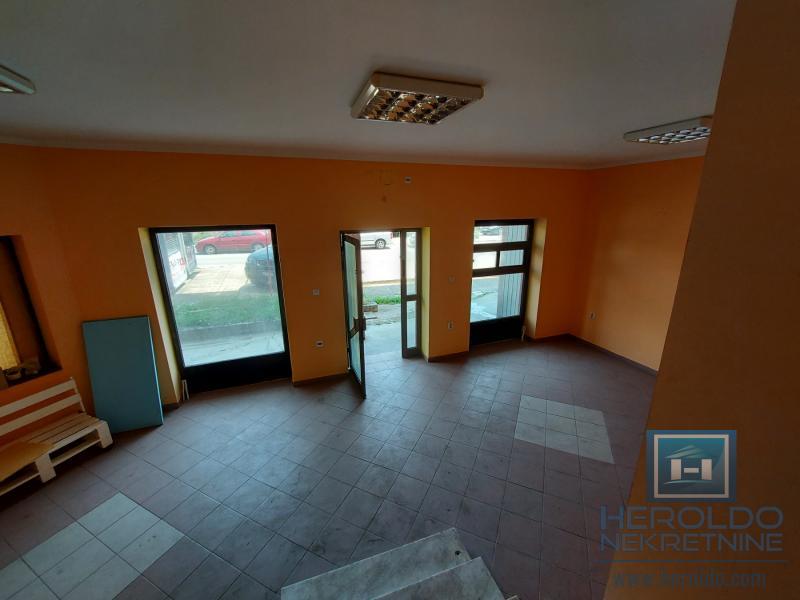Lokal u centru kod bolnice