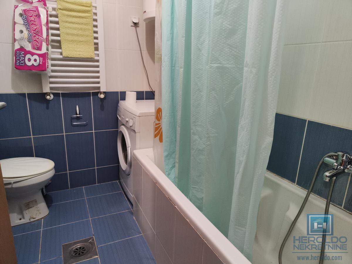 Trosoban stan u blizini Akva parka