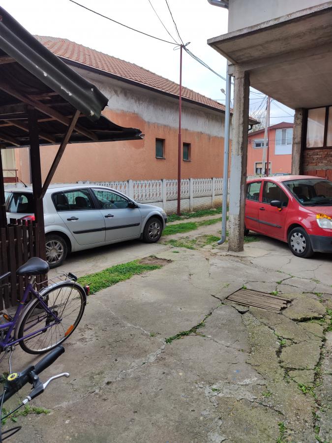 Stan u kući na Levču od 72m2 na gradskoj lokaciji po ceni jednosobnog stana