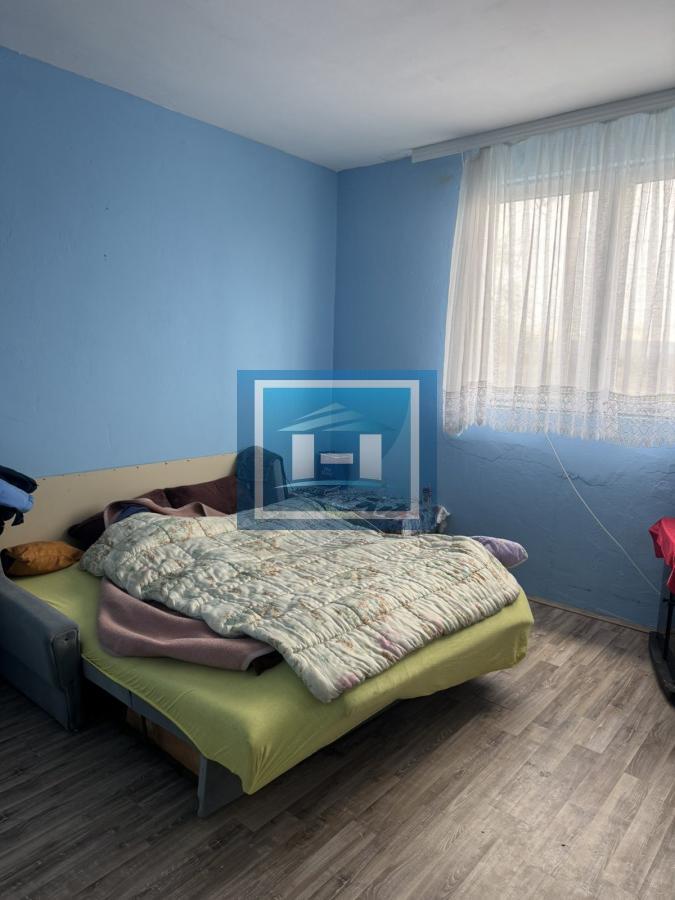 Kuća sa ogromnim placem i potencijalom – odlična lokacija!