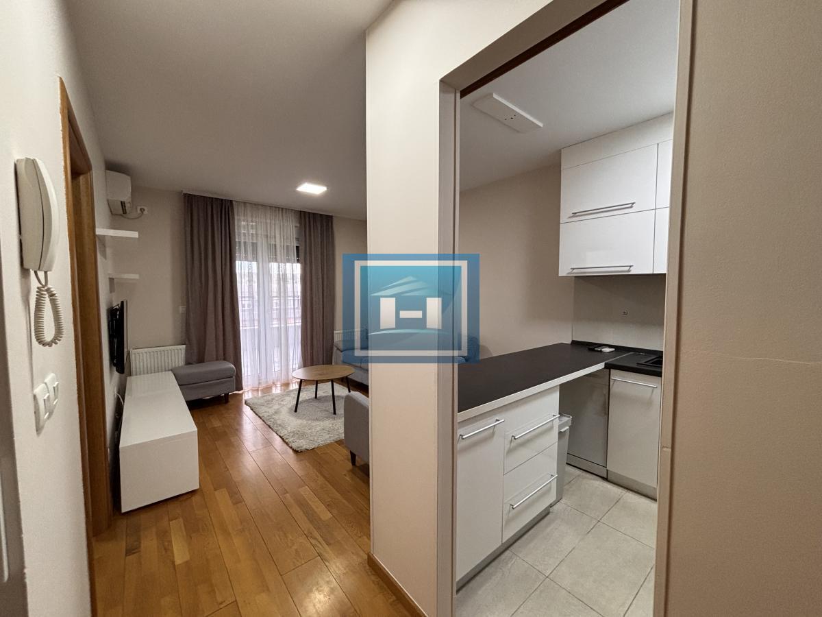 IZDAJE SE JEDNOSOBAN STAN U CENTRU JAGODINE – NOVOGRADNJA, FANTASTIČAN POGLED!