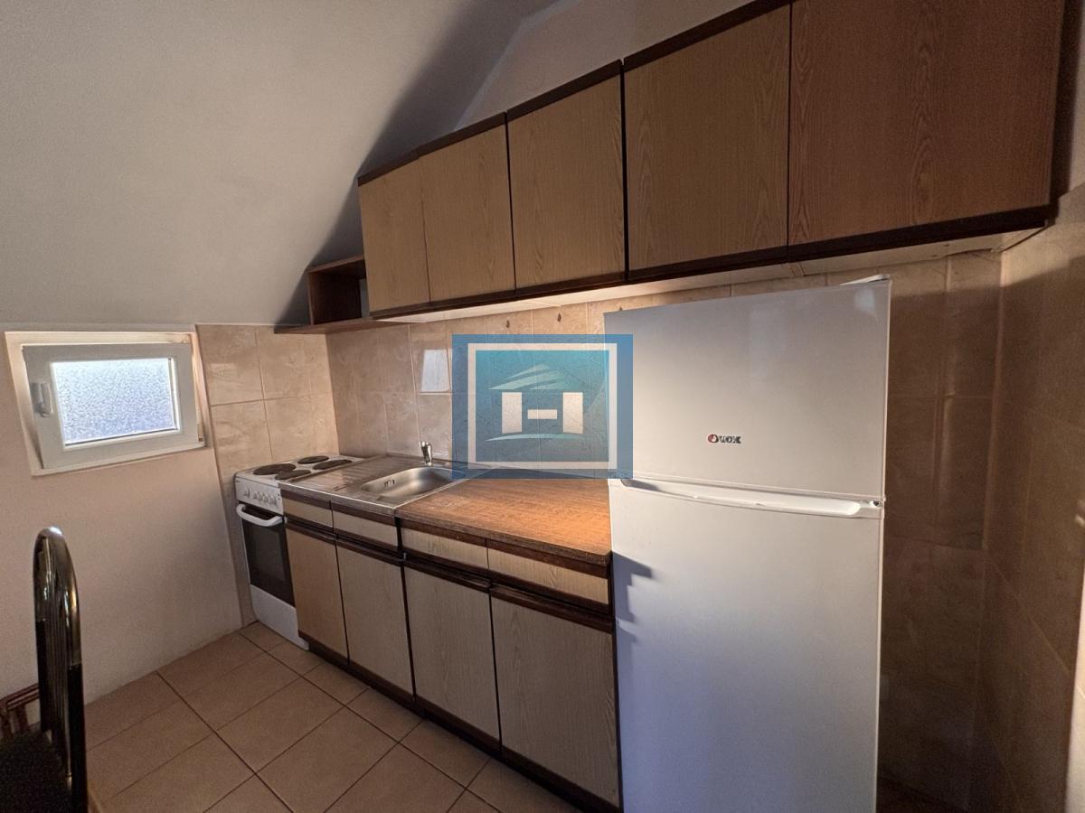 Izdaje se prostran stan u kući od 85 m² – potpuno opremljen i spreman za useljenje!