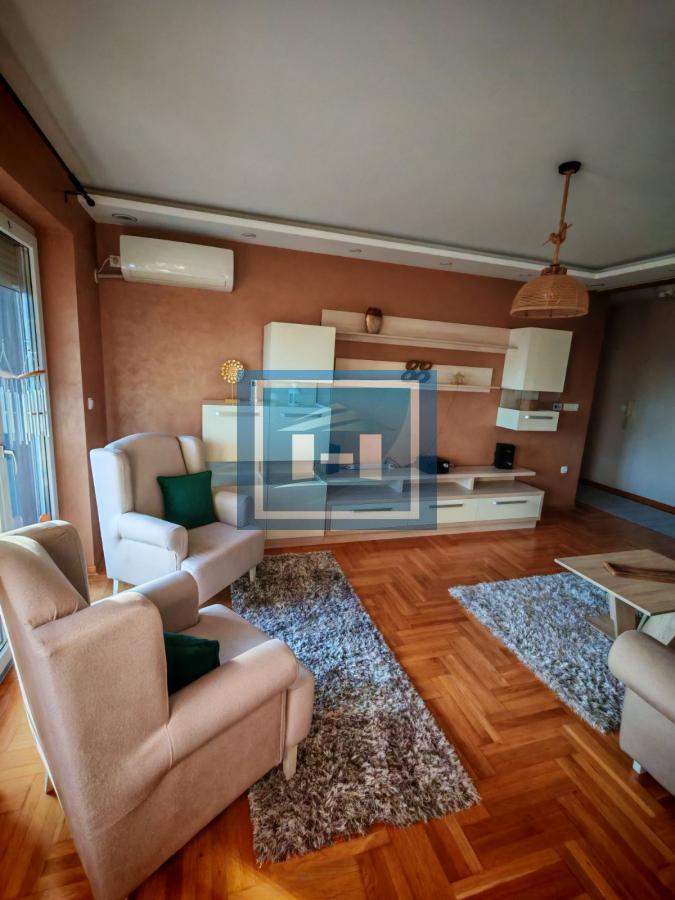 Trosoban stan za izdavanje u novogradnji