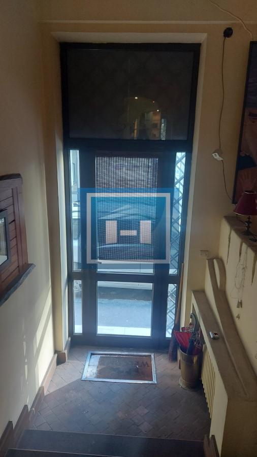 Vračar, Hram – 66m2 + dvorište, top investicija