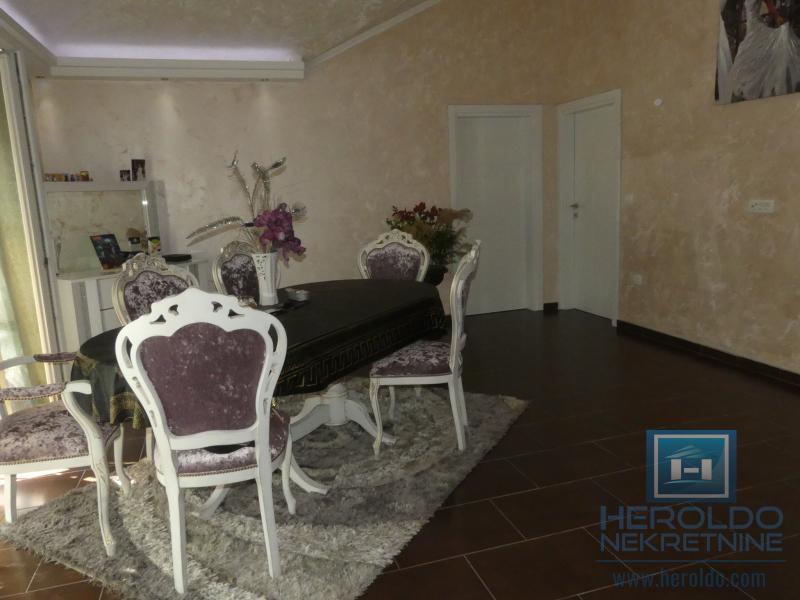 Lux stan sa galerijom, Akva park