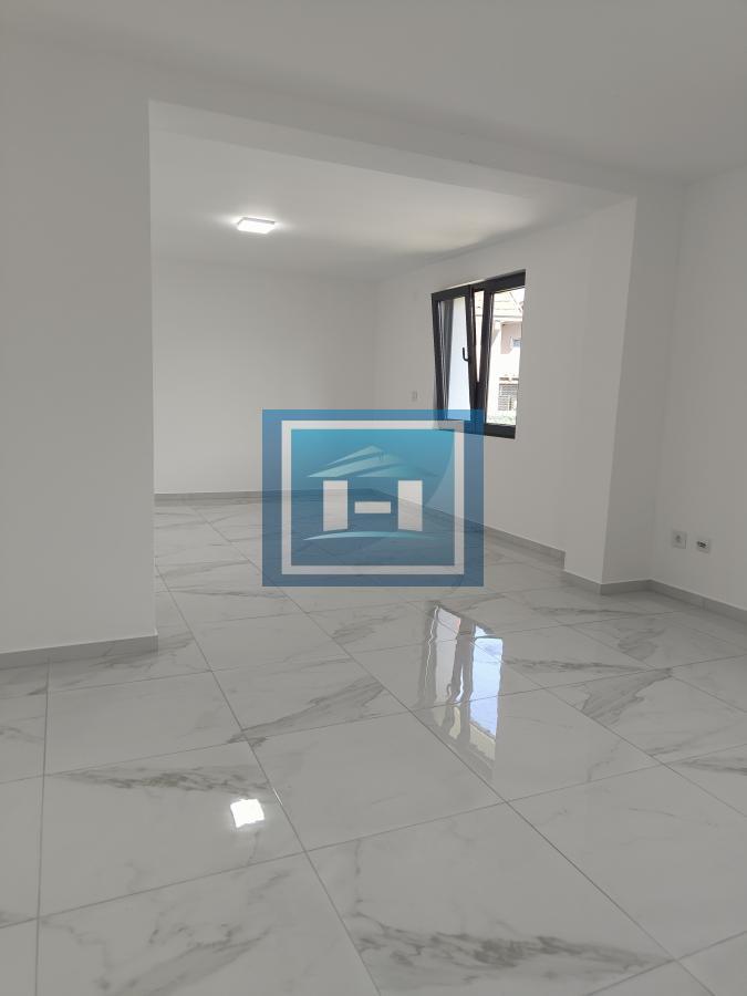 Luksuzna kuća sa dodatnim objektom – spoj elegancije, funkcionalnosti i prestižne lokacije