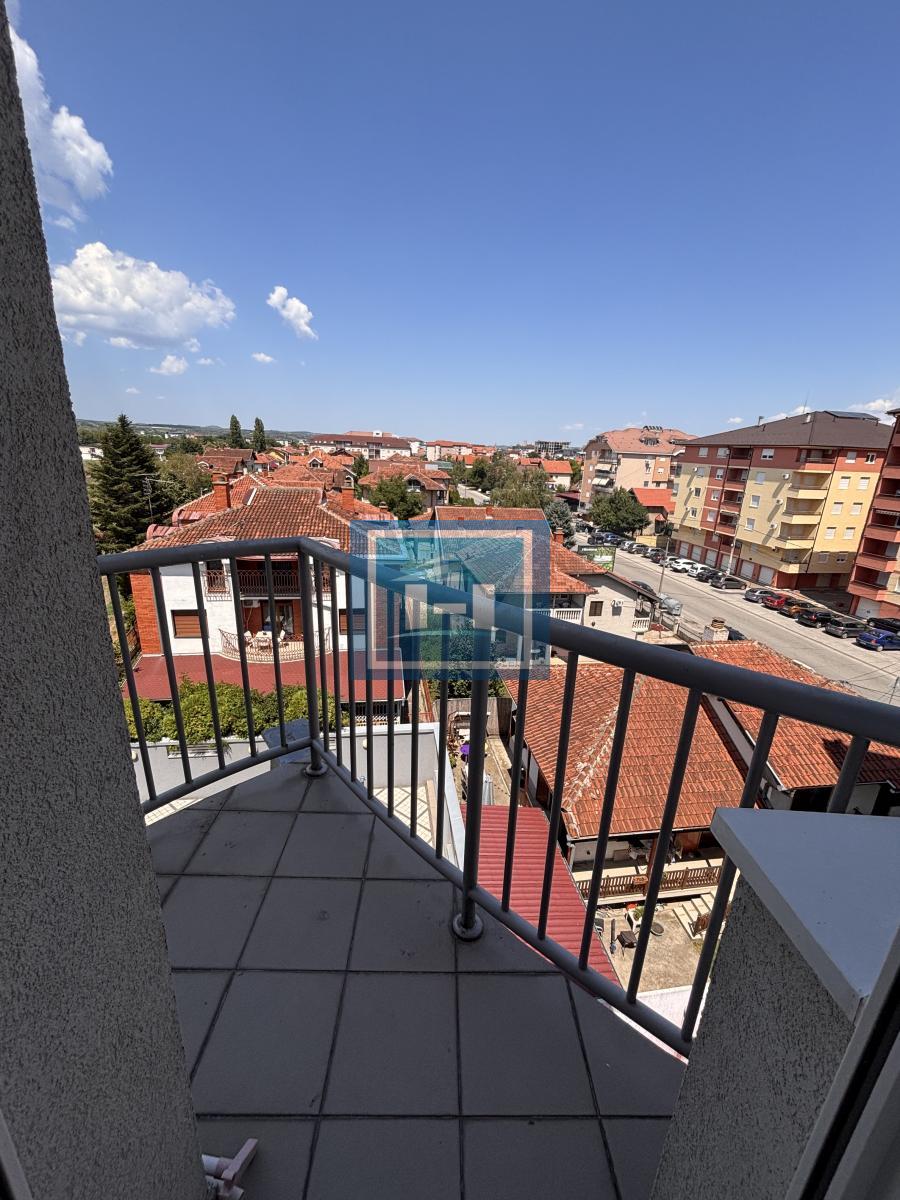 Izdajemo kompletno namešten  dvosoban stan u Wingu