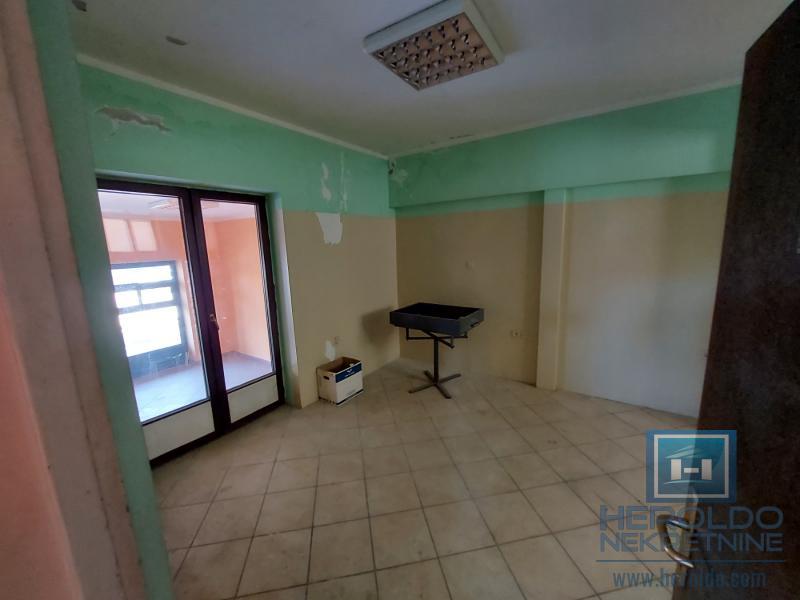 Lokal u centru kod bolnice