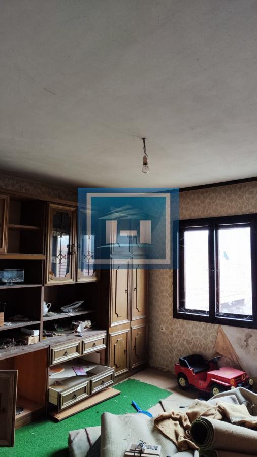 Kuća u centralnom delu Batočine pogodna za višečlane porodice