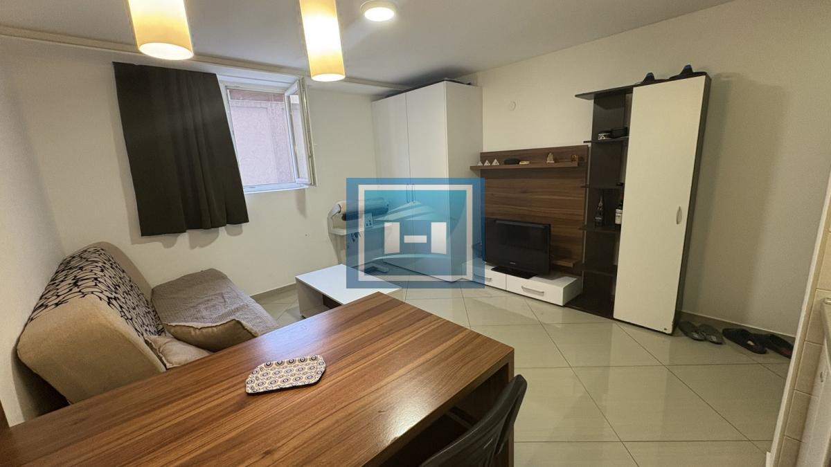 Na prodaju stan u zgradi novije gradnje