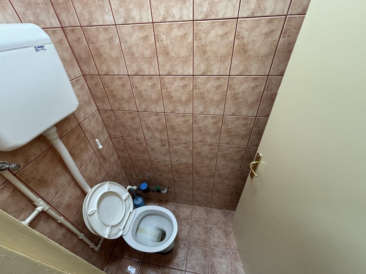 Izdaju se dva lokala spojena u jednom u centru Jagodine