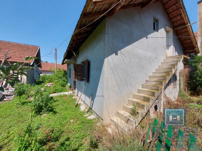Dve seoske kuće