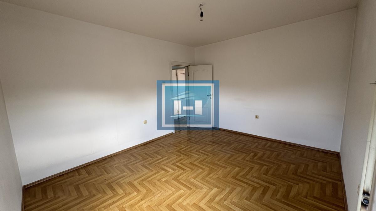 Na prodaju – Trosoban stan 73m² u širem centru grada, mirna lokacija