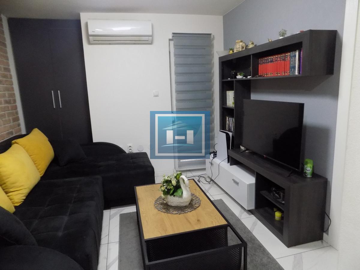 Stan u dva nivoa na idealnoj lokaciji!