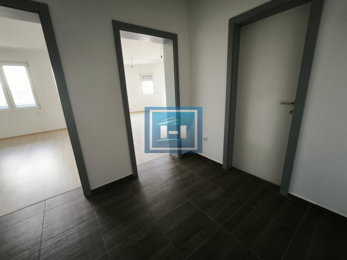 Na prodaju stan u novogradnji - Ćuprija