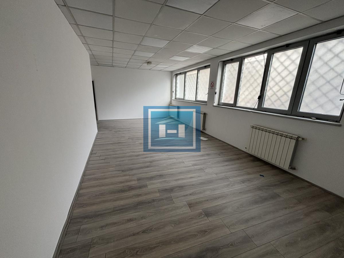 Izdavanje poslovnog prostora u strogom centru Jagodine – odlična lokacija, 171 m²