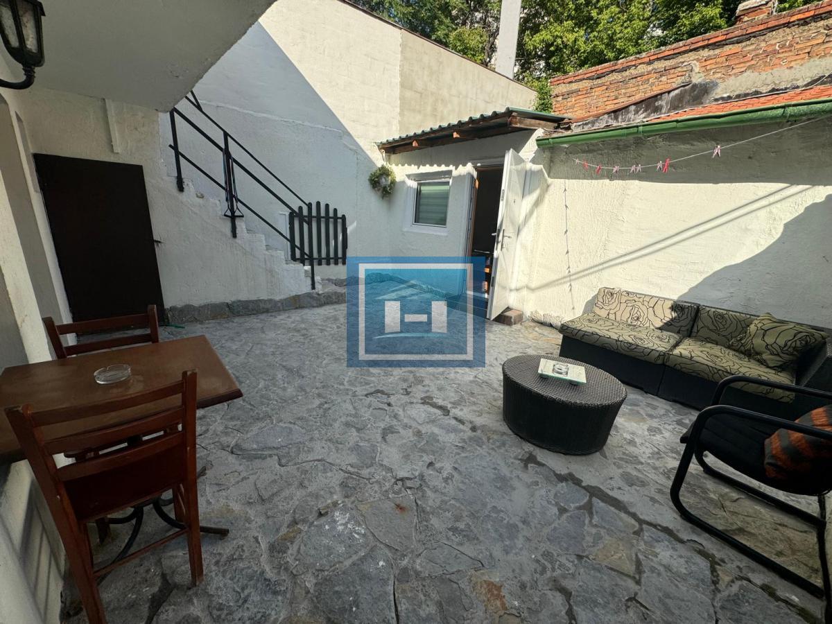 Kuća 90 m², 4 ulaza, 2 kupatila, dvorište – Admirala Geprata, centar Beograda